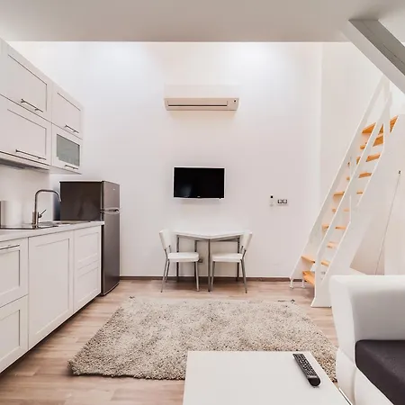 Deluxe Mansard Studio * פראג